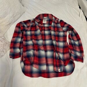 Large boyfriend fit flannel. Red. American eagle